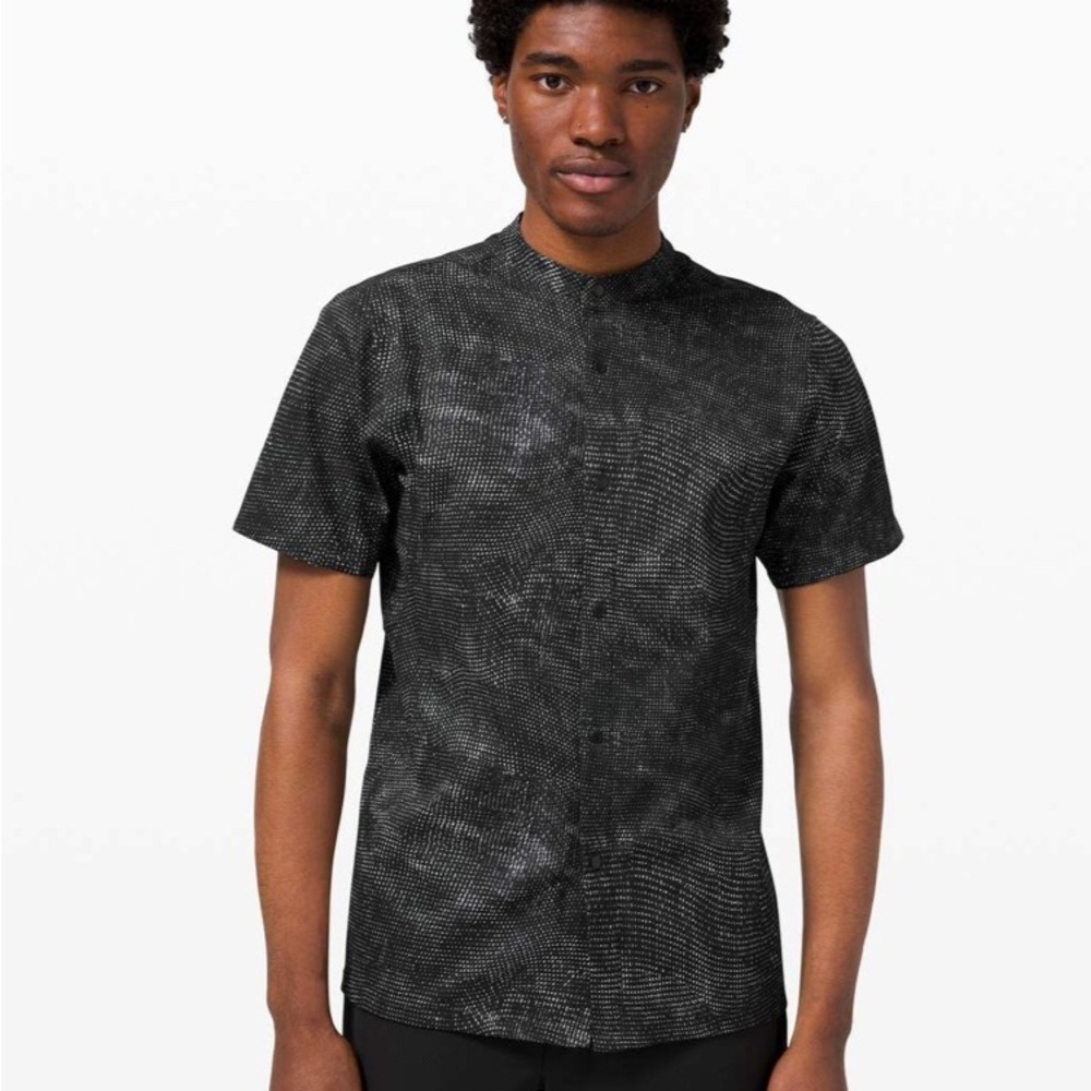 Lululemon Airing Easy Stand Collar Shirt Mens Size M Digital Drift Black Multi - Picture 10 of 10